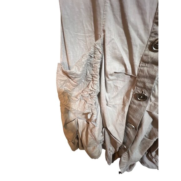 Sleeveless Beige Lagenlook Button-Front Dress With Ruffled Hem & Pockets - Picture 4 of 7